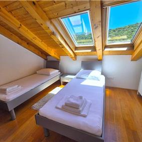 9 Bedroom Villa with Pool and Sea Views in Cavtat, sleeps 18